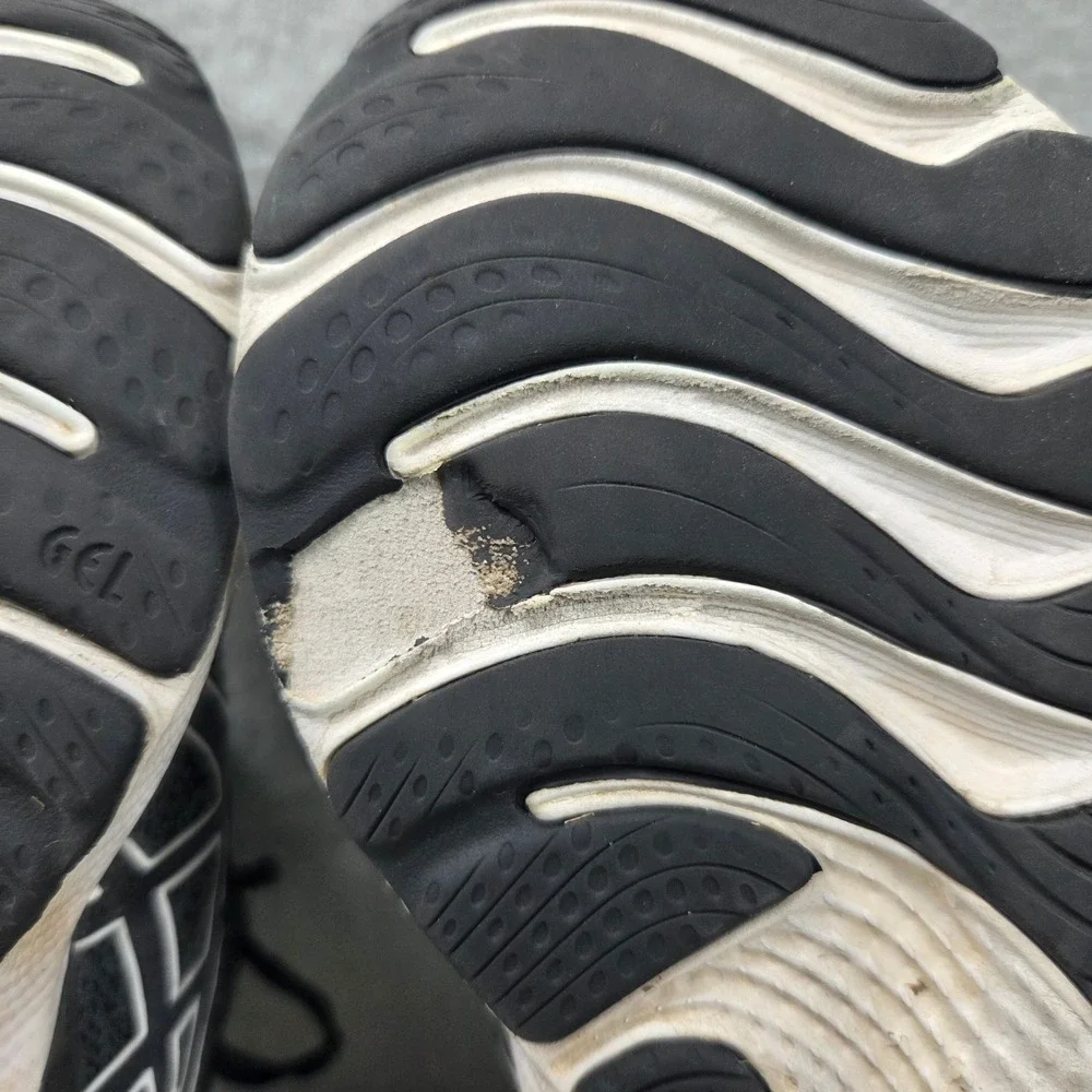 Asics Gel-Cumulus 24 Womens Running Shoes Black White 1012B206 Size 6